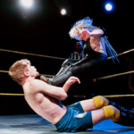 Showpainija Nelli Vertigo hyppypotkullaan kohti ruotsalaista Edward Airbournea.